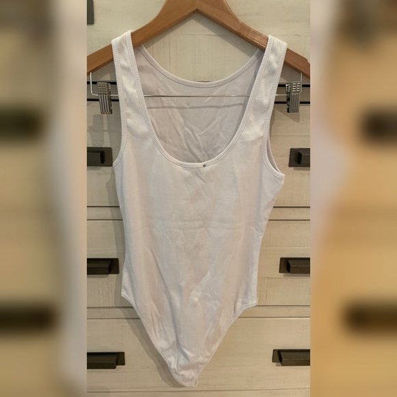 New Look Ribbed Vest Body - Picture 2 of 3